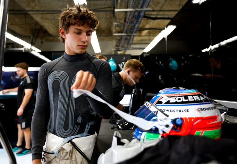 "It Should Be Banned" - Why F1 Drivers Stay Split on Cooling Vests 6 kimi antonelli reignites cooling jacket controversy at us gp "It Should Be Banned" - Why F1 Drivers Stay Split on Cooling Vests